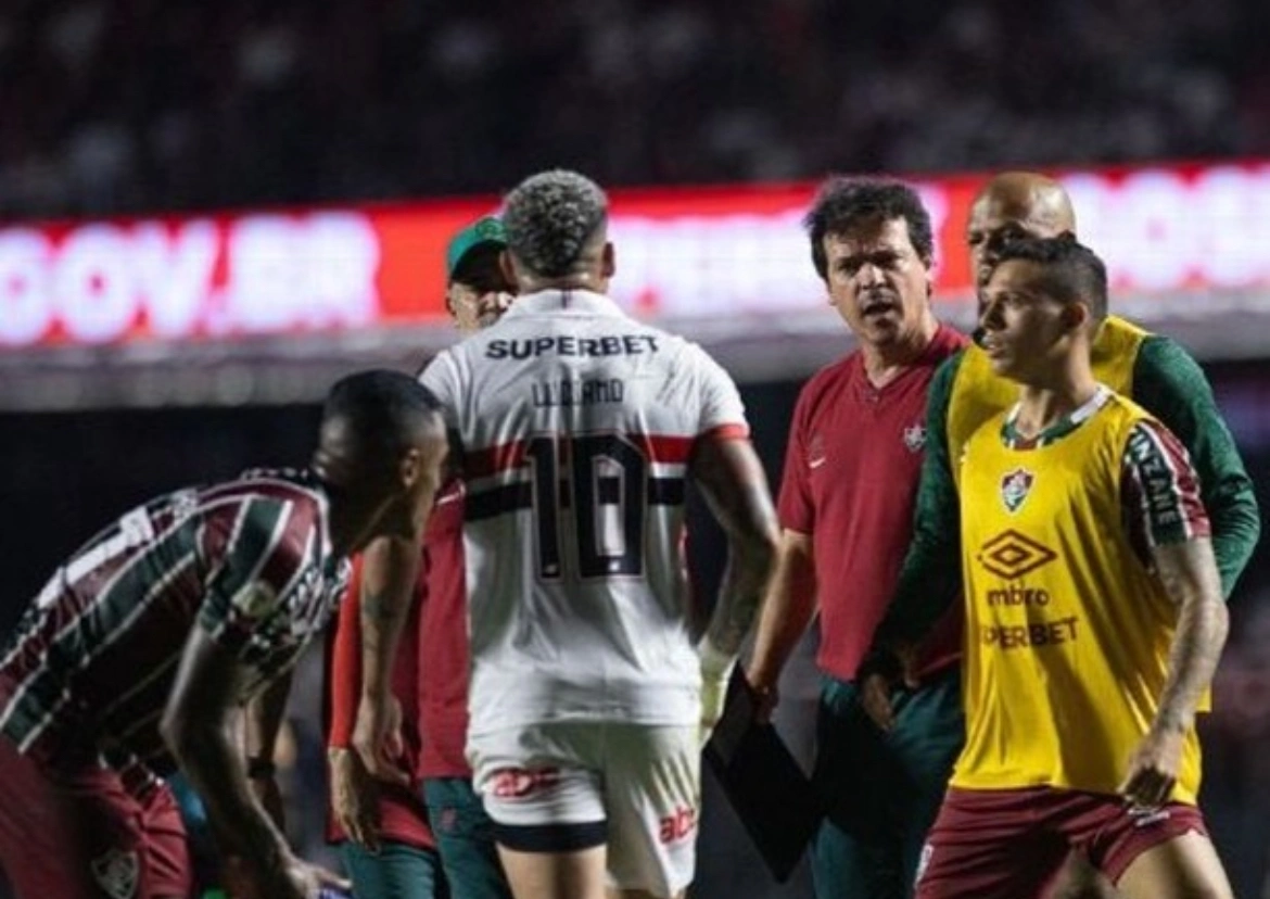 São Paulo vence Flu de virada com treta entre Diniz e Luciano