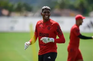 Corinthians encaminha contratação do goleiro Hugo, do Flamengo-RJ (Foto: Reprodução/Redes Sociais)