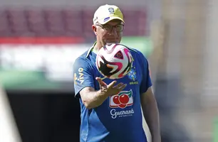 Dorival Júnior treina a Seleção nos Estados Unidos (Foto: Rafael Ribeiro/CBF)