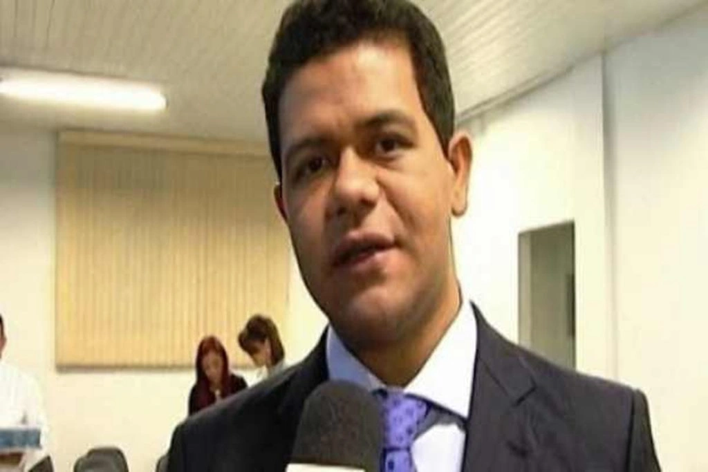 Ex-prefeito Luciano Leitoa cobra posição do pré-candidato Henrique Júnior