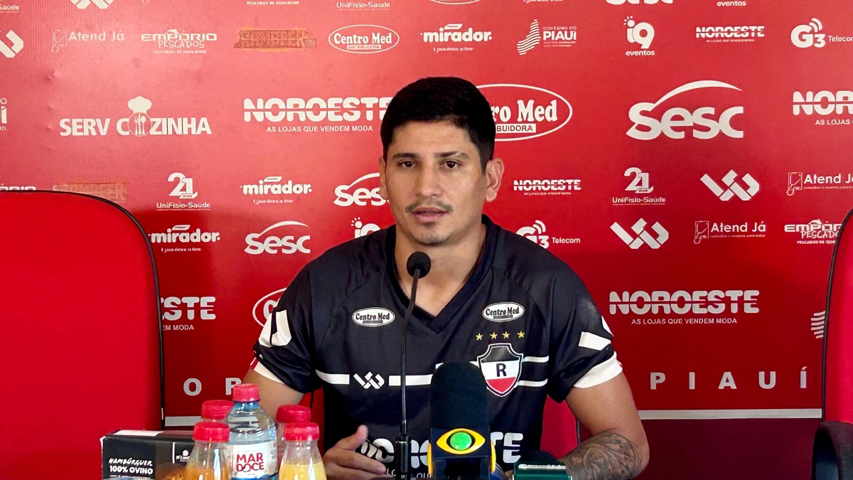 Felipe Pará, atacante do River-PI