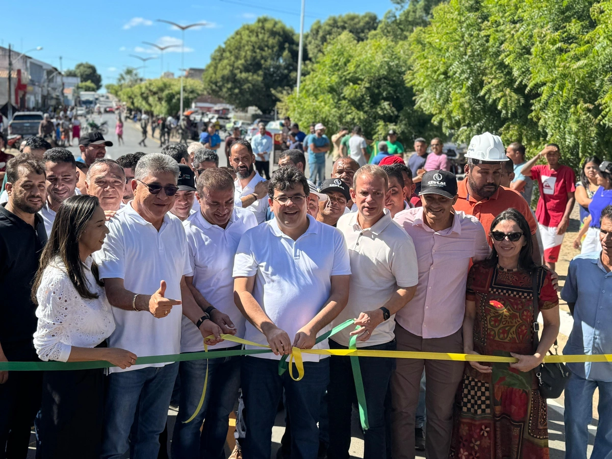 Governador entrega rodovias recuperadas e delegacia em Curimatá