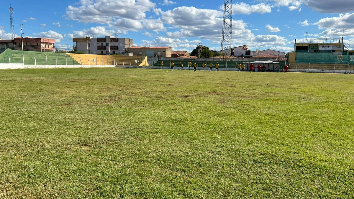 Gramado do estádio Helvídio Nunes apresenta problemas, mas Federação libera para jogos