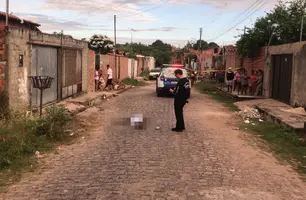 Homem é assassinado no bairro Árvores Verdes, zona Leste de Teresina (Foto: Reprodução)