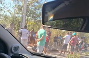 Homem morreu após colidir contra poste (Foto: Reprodução)