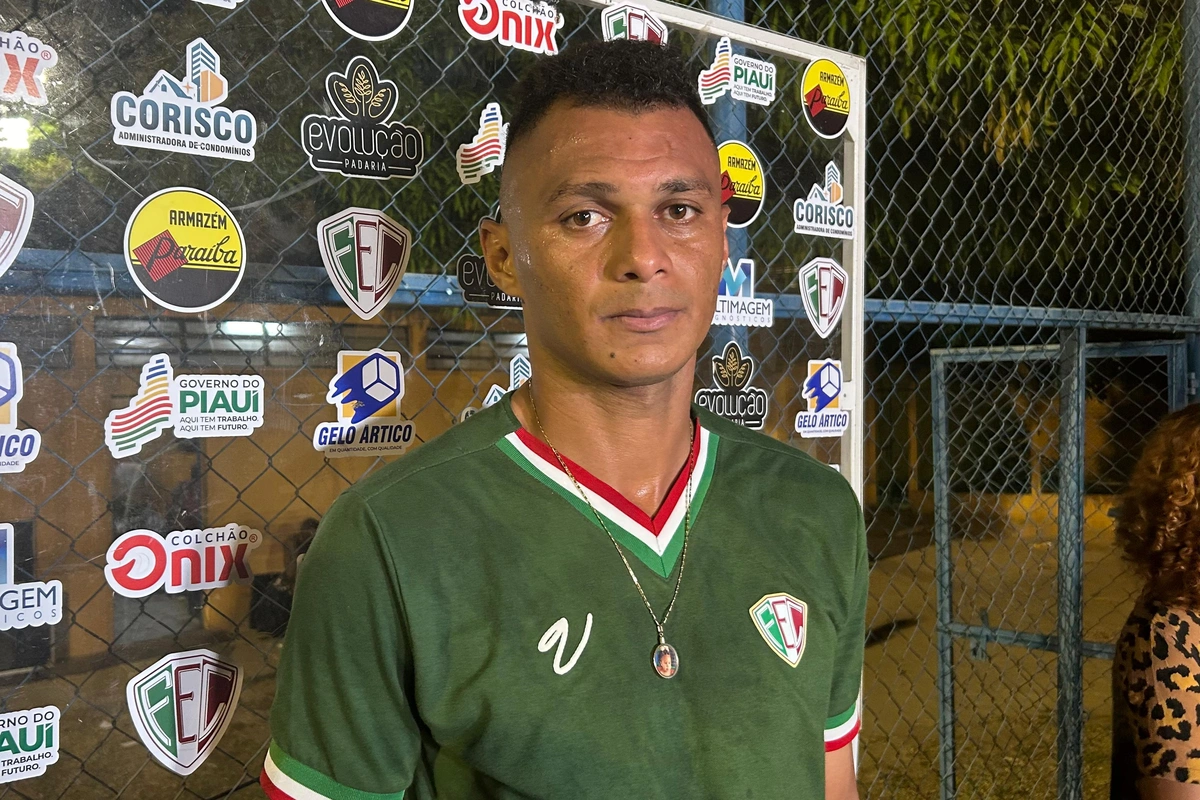 Jairo, zagueiro do Fluminense-PI