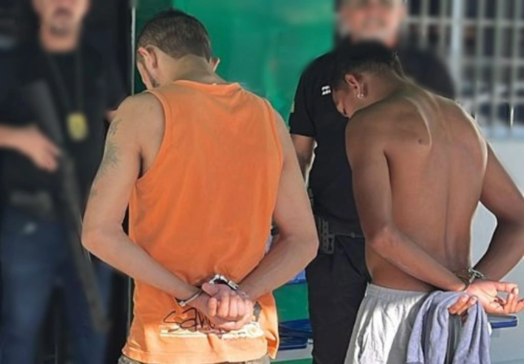 Membros do Bonde dos 40 e Comando Vermelho