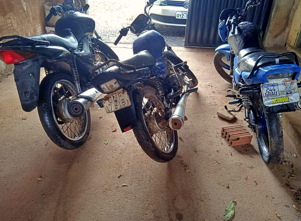 Motos com numeração raspada e sem placa são apreendidas pela Polícia Militar