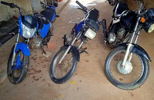 Motos com numeração raspada e sem placa são apreendidas pela Polícia Militar (Foto: Divulgação)