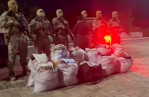 Mulher é presa com mais de duas mil peças de roupas furtadas de lojas em Teresina (Foto: Reprodução)