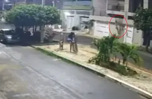 Mulher fraturou o calcanhar com a queda (Foto: Reprodução)