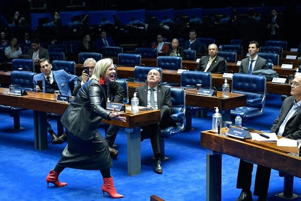 Nyedja Gennari, atriz que realizou a dramatização no Senado