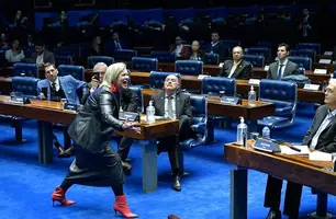 Nyedja Gennari, atriz que realizou a dramatização no Senado (Foto: Geraldo Magela/Agência Senado)