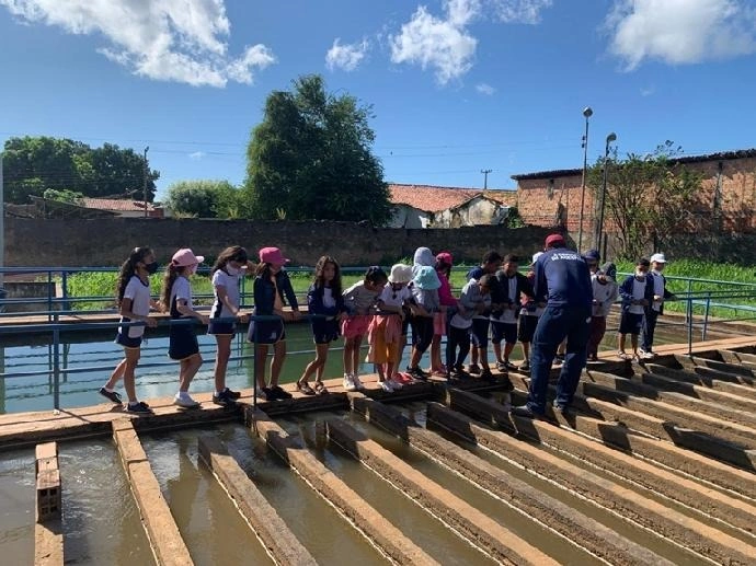 Visita das turmas de 3º e 4º ano do Centro de Ensino Portense a ETA