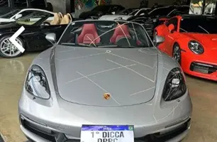 Acima carros de luxo apreendidos da facção PCC (Foto: Reprodução)