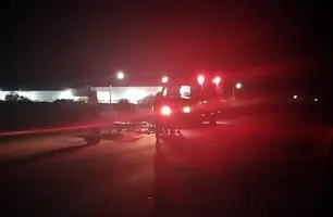 Casal fica ferido pós colidirem motocicleta em obra na BR-343 em Piripiri (Foto: Reprodução)