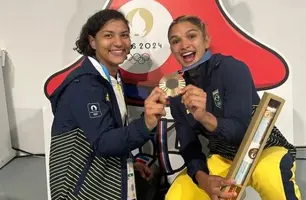 Como treinadora, Sarah Menezes comemora bronze 12 anos após ser campeã olímpica (Foto: Reprodução/Instagram)