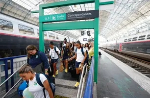Delegação viajou de Paris a Bordeaux em TGV (trem de alta velocidade) (Foto: Rafael Ribeiro / CBF)