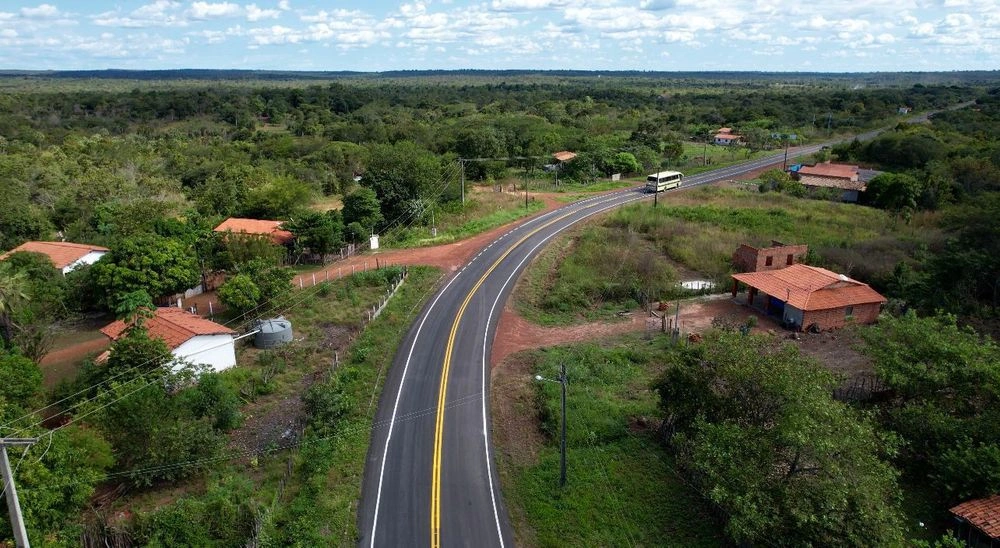 DER recupera um dos principais corredores de escoamento da produção leiteira do estado