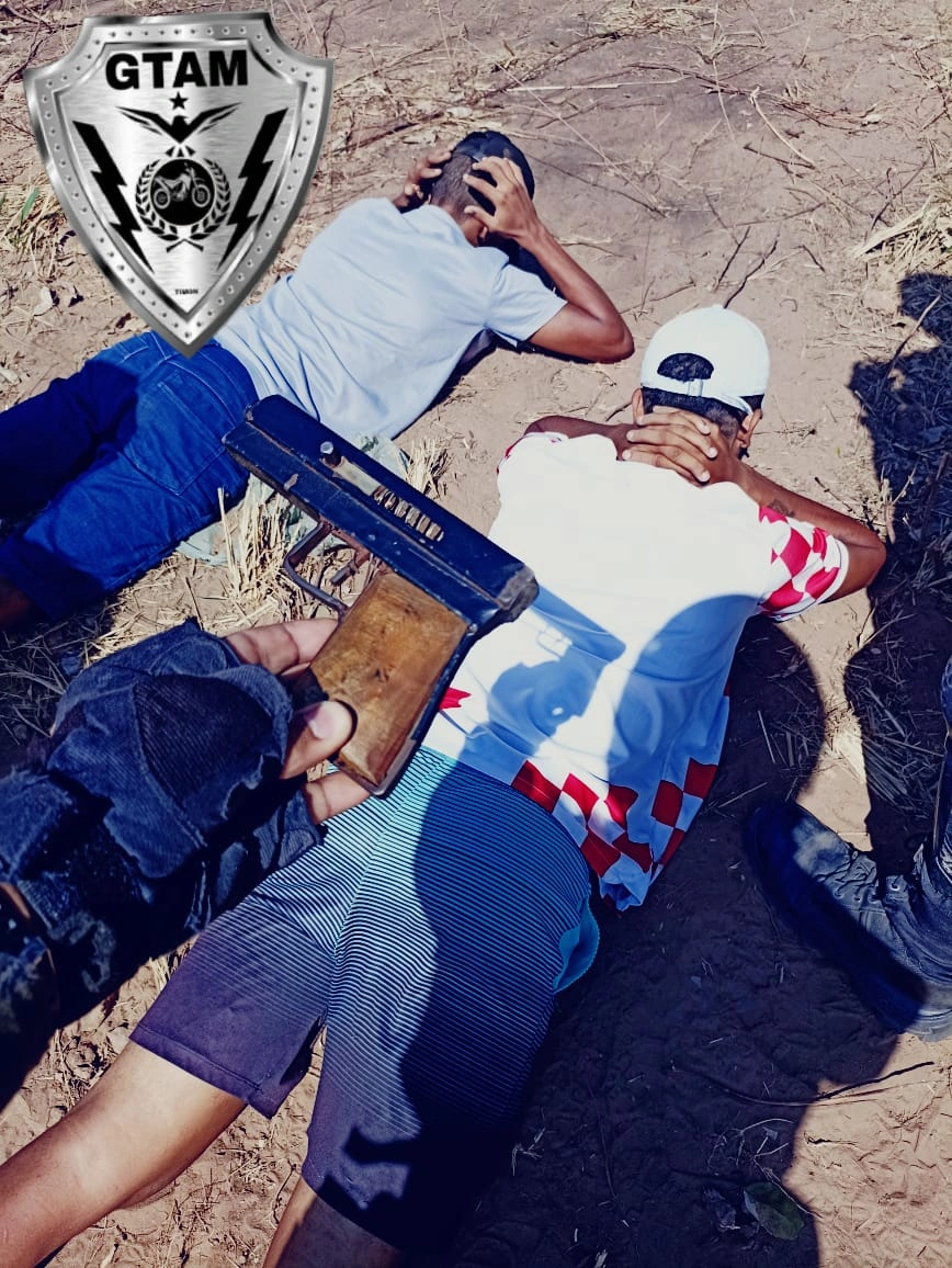 Dois homens são presos com arma de fogo de fabricação caseira em Timon