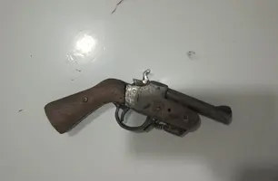 Homem é preso com arma de fogo artesanal em Demerval Lobão (Foto: Reprodução)