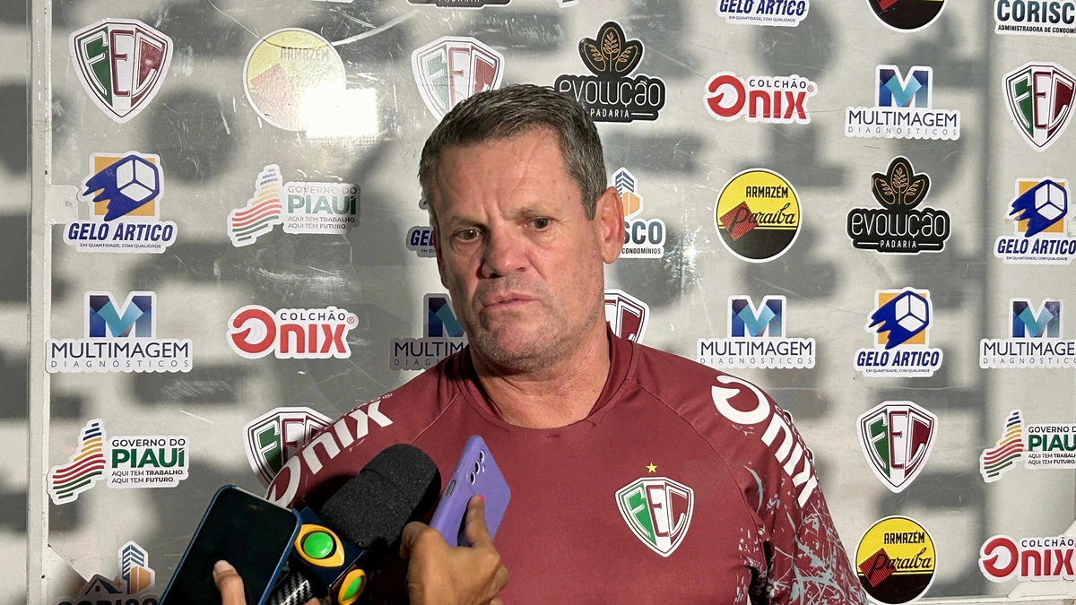 Ito Roque, técnico do Fluminense-PI