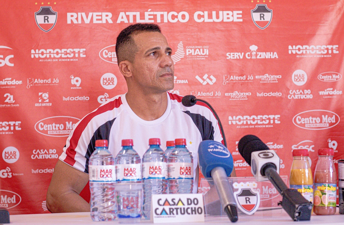 Kamar, técnico interino do River-PI