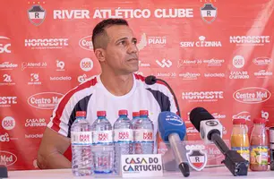 Kamar, técnico interino do River-PI (Foto: Maria Vitória/River AC)
