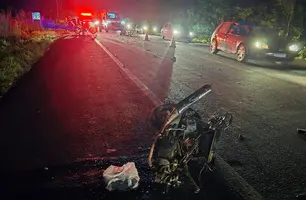Moto é cortada ao meio em grave acidente na BR-343 em Teresina (Foto: Divulgação/PRF)