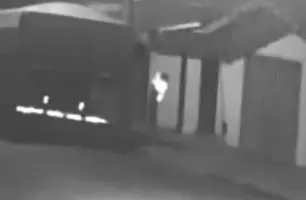 Mulher é presa após atear fogo no marido (Foto: Reprodução)