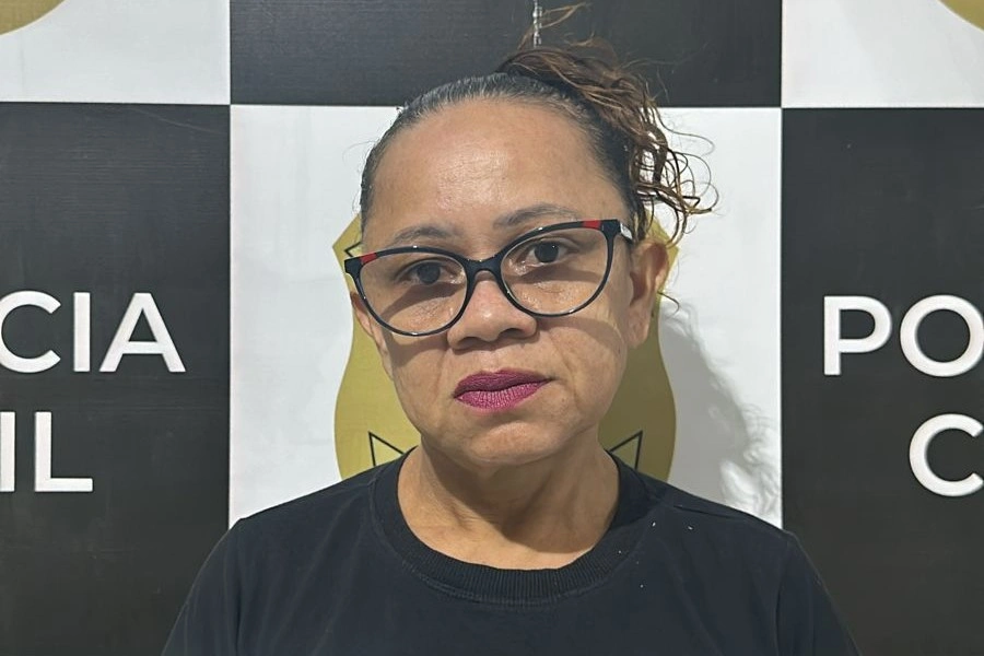 Mulher é presa durante cumprimento de mandado por tráfico de drogas em Teresina