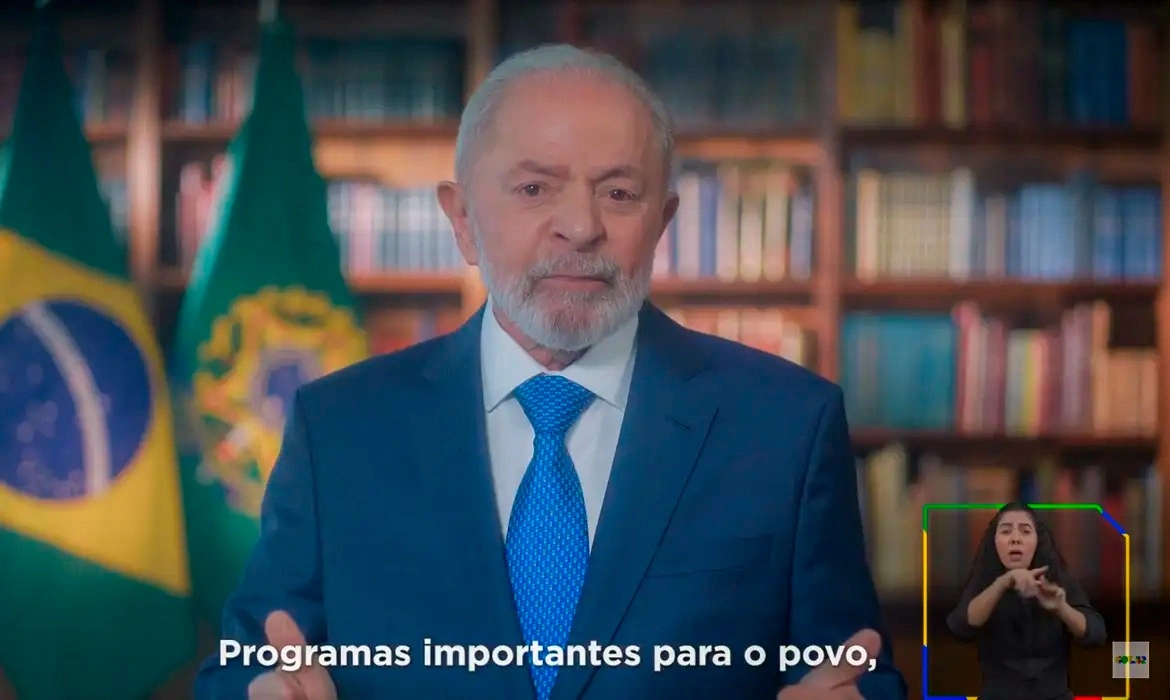 "Mundo voltou a acreditar no Brasil", diz Lula em pronunciamento sobre gestão