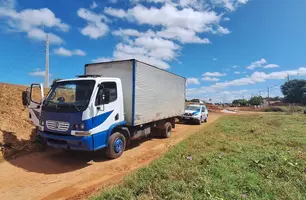 Polícia Militar recupera caminhão roubado em Demerval Lobão (Foto: Divulgação)