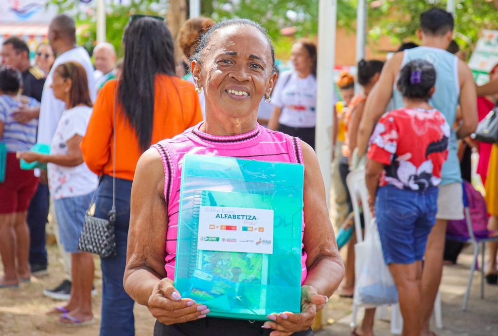 Programa Alfabetiza Piauí inicia aulas com mais de 10 mil alunos
