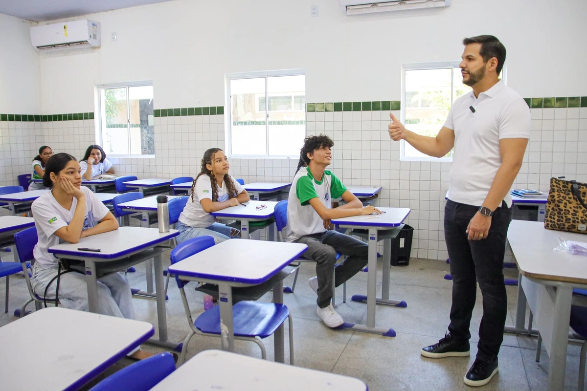 Secretário Washington Bandeira acompanha 2ª fase de Torneio Estadual de Matemática