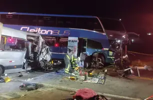 Torcedores do Corinthians morrem em acidente com van no Espírito Santo (Foto: Corpo de Bombeiros)
