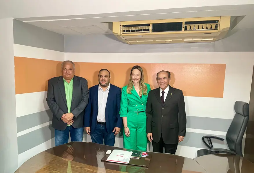 Vanessa Tapety assume cadeira na Assembleia Legislativa do Piauí