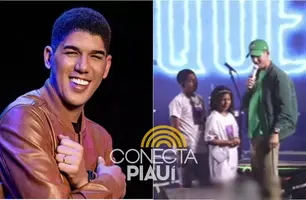 Zé Vaqueiro chama irmãos que vendiam bombons em show e surpreende fãs no Piauí (Foto: Reprodução)