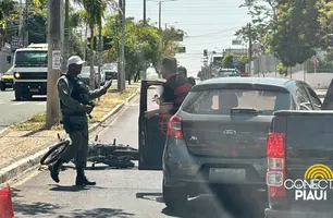 Acidente entre carro e moto deixa trânsito congestionado em avenida de Teresina (Foto: Conecta Piauí)