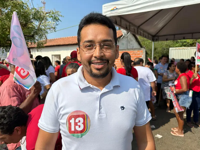 Ao lado de Rafael Fonteles, Camila Barbosa realiza bandeiraço em Lagoa do Piauí