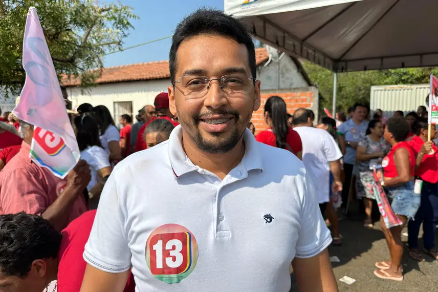 Ao lado de Rafael Fonteles, Camila Barbosa realiza bandeiraço em Lagoa do Piauí