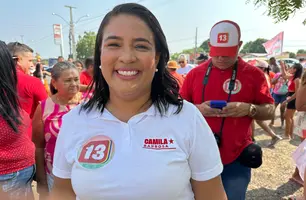 Ao lado de Rafael Fonteles, Camila Barbosa realiza bandeiraço em Lagoa do Piauí (Foto: James/Conecta Piauí)