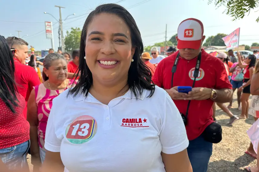 Ao lado de Rafael Fonteles, Camila Barbosa realiza bandeiraço em Lagoa do Piauí