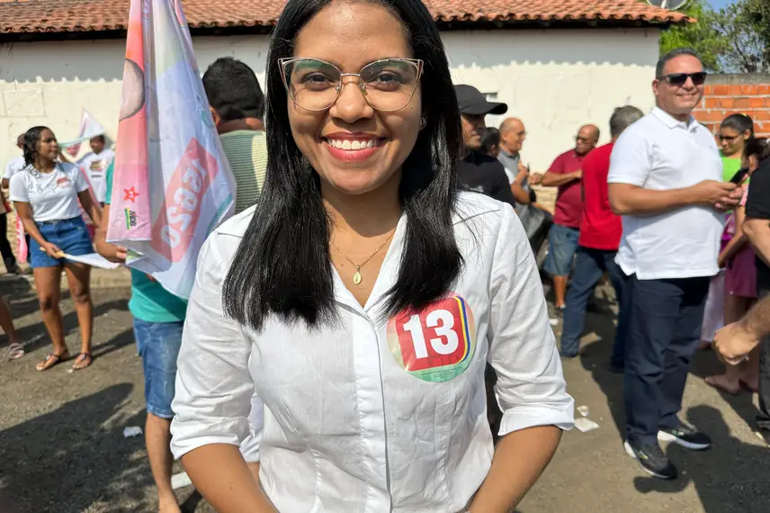 Ao lado de Rafael Fonteles, Camila Barbosa realiza bandeiraço em Lagoa do Piauí