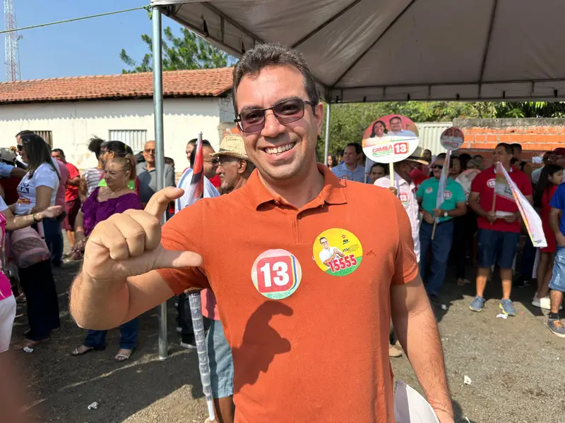Ao lado de Rafael Fonteles, Camila Barbosa realiza bandeiraço em Lagoa do Piauí