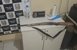 Arma utilizada e apreendida pela polícia (Foto: Reprodução)