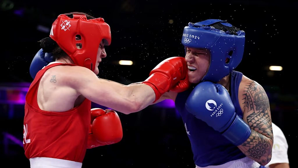 Bia Ferreira conquista medalha de bronze no peso-leve do boxe feminino