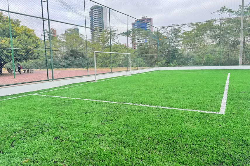 Campo de futebol no Parque Potycabana