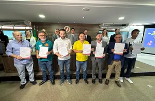 Candidatos a prefeito de Teresina assinam carta de compromisso à primeira infância (Foto: Joseph Silva/Conecta Piauí)