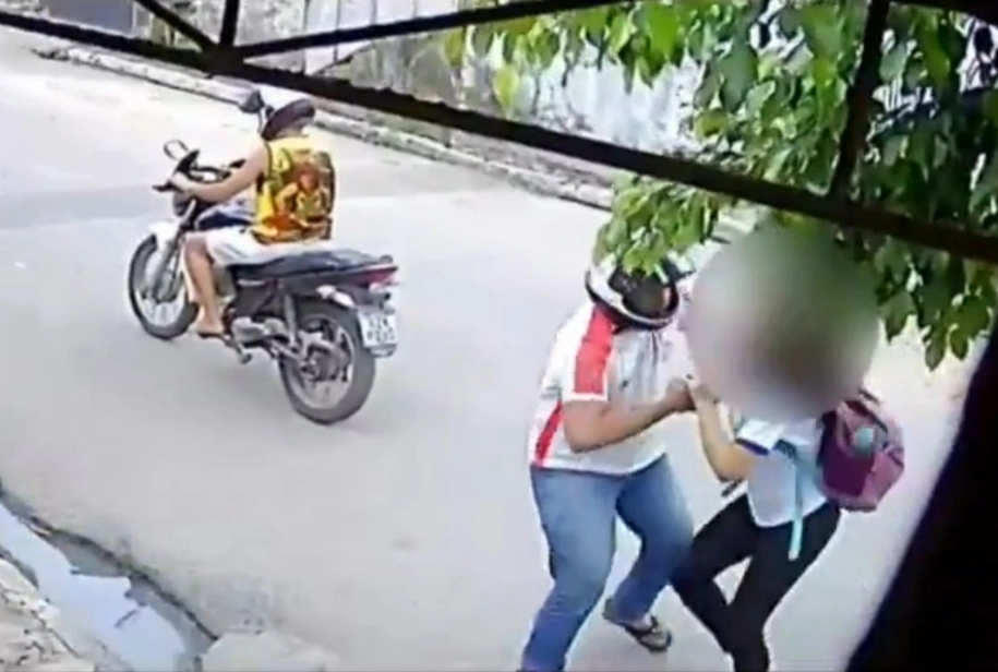 Criminosos tentaram roubar celular da estudante